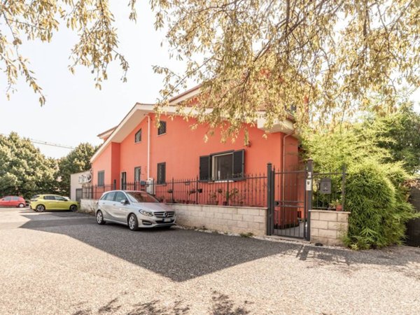 casa indipendente in vendita a Guidonia Montecelio in zona Guidonia