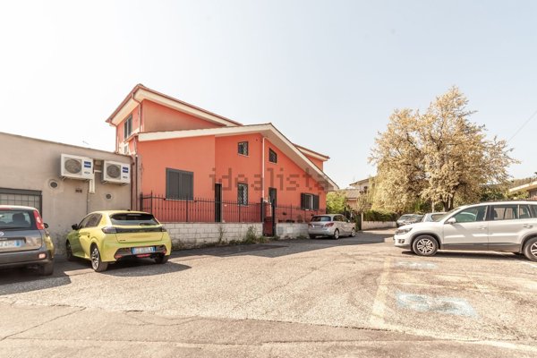 casa indipendente in vendita a Guidonia Montecelio in zona Guidonia