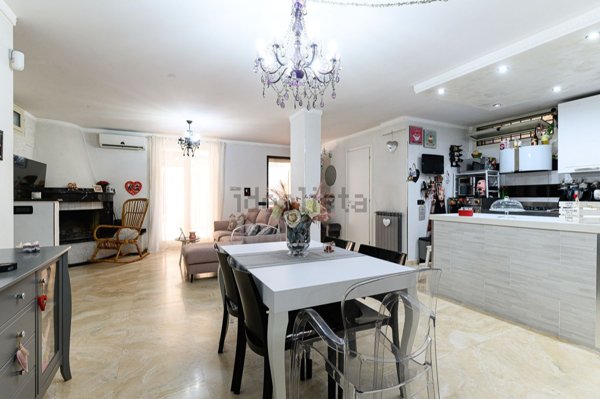 casa indipendente in vendita a Guidonia Montecelio in zona La Botte