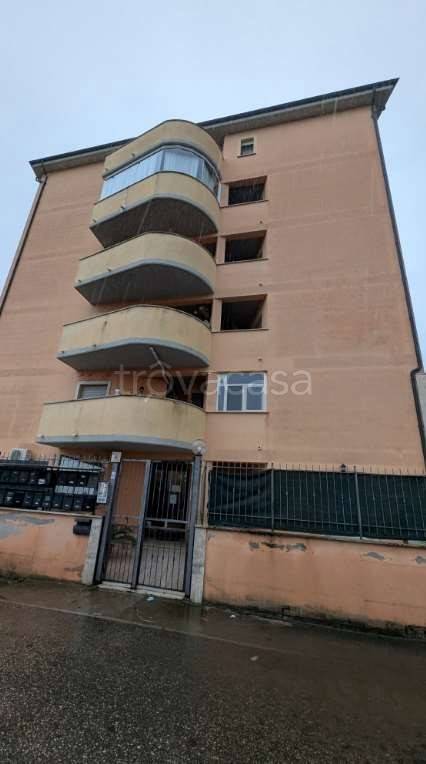 appartamento in vendita a Guidonia Montecelio in zona Colle Fiorito