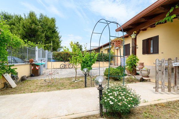 appartamento in vendita a Guidonia Montecelio in zona La Botte