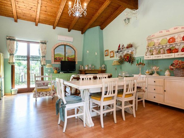 casa indipendente in vendita a Guidonia Montecelio in zona La Botte