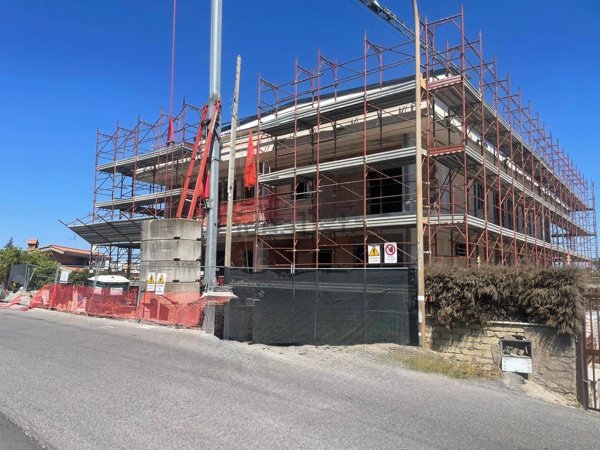 appartamento in vendita a Guidonia Montecelio in zona Marco Simone