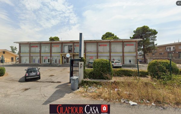 locale commerciale in vendita a Guidonia Montecelio in zona Montecelio