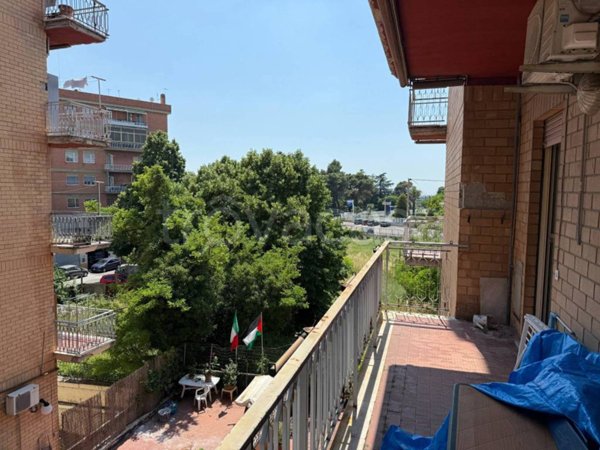 appartamento in vendita a Guidonia Montecelio in zona Guidonia