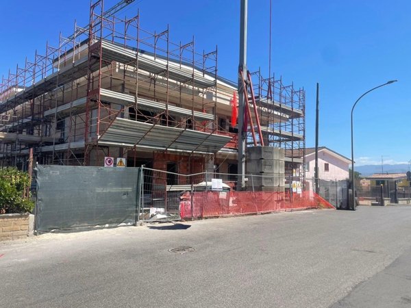 appartamento in vendita a Guidonia Montecelio in zona Marco Simone