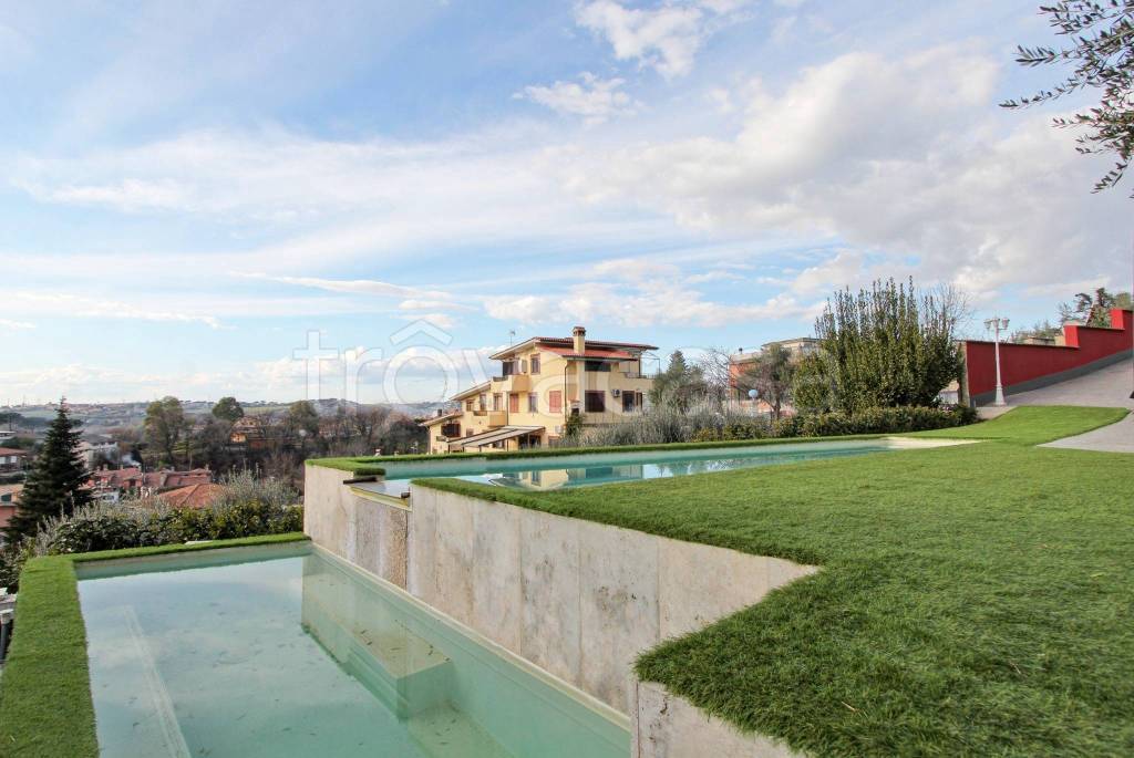 casa indipendente in vendita a Guidonia Montecelio in zona Marco Simone