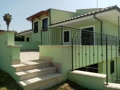casa indipendente in vendita a Guidonia Montecelio in zona Colleverde