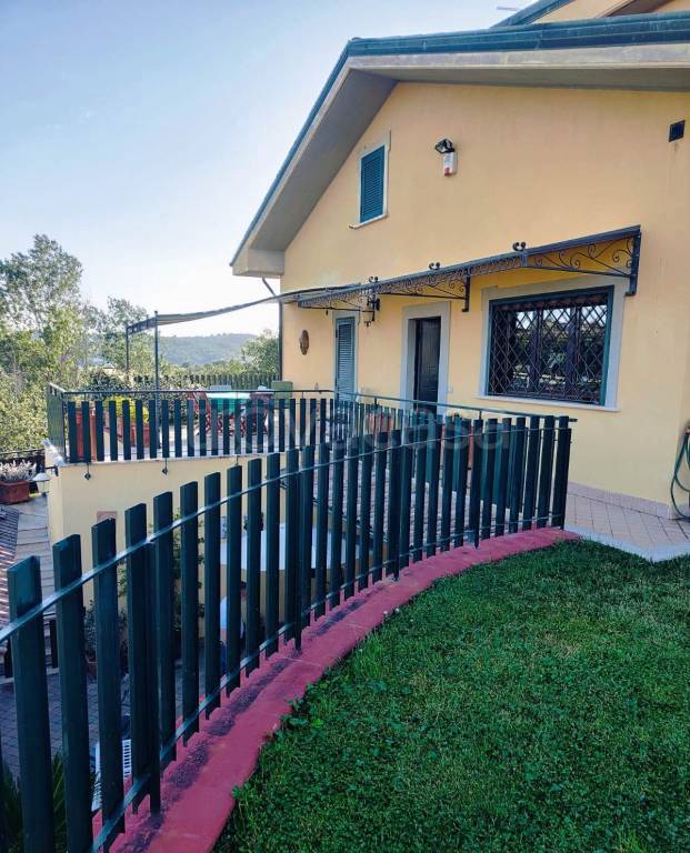 casa indipendente in vendita a Guidonia Montecelio in zona Pichini