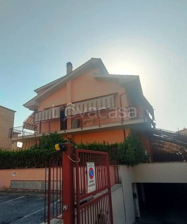 appartamento in vendita a Guidonia Montecelio in zona La Botte