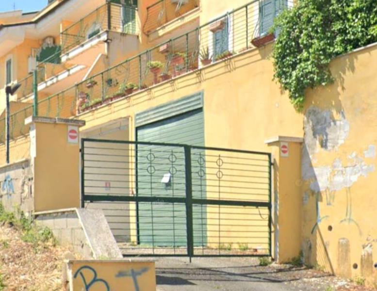box auto in vendita a Guidonia Montecelio in zona Pichini