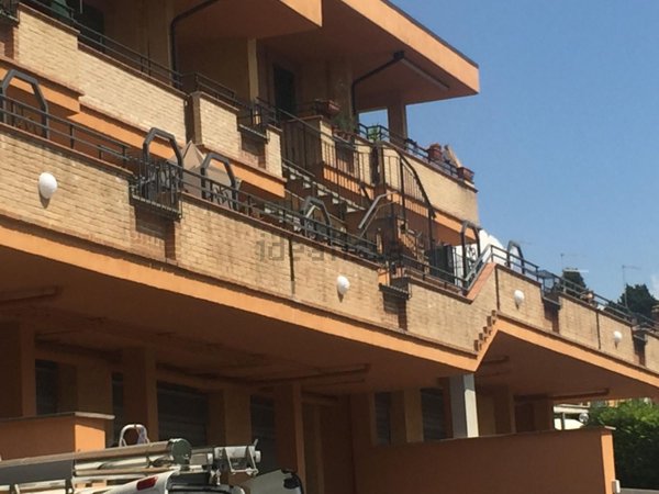 box auto in vendita a Guidonia Montecelio in zona Pichini