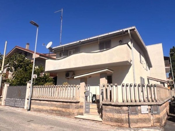 casa indipendente in vendita a Guidonia Montecelio