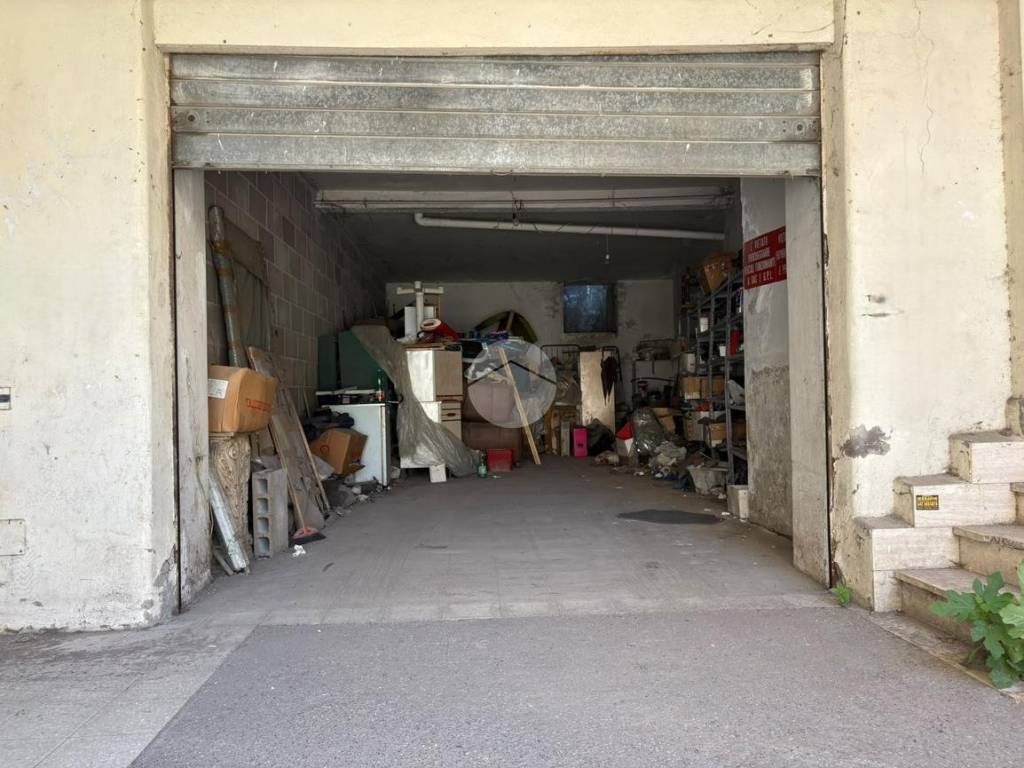 box auto in vendita a Guidonia Montecelio in zona Guidonia