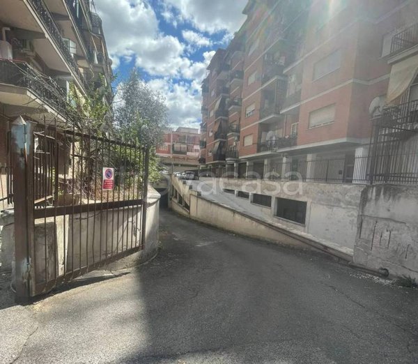 box auto in vendita a Guidonia Montecelio in zona Villalba