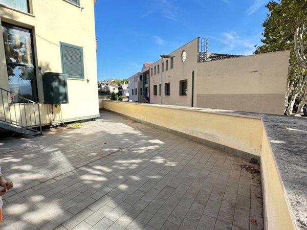 appartamento in vendita a Guidonia Montecelio in zona Guidonia