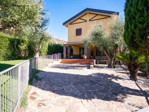 casa indipendente in vendita a Guidonia Montecelio
