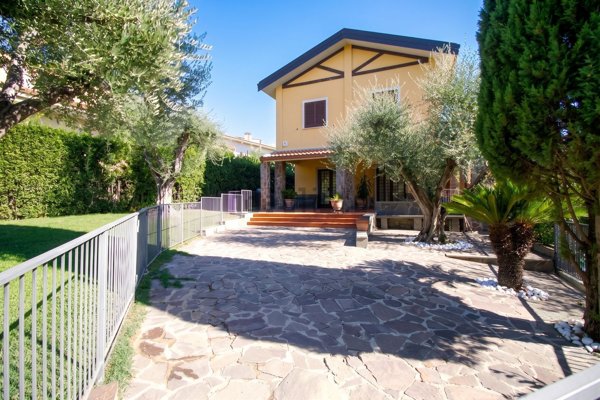 casa indipendente in vendita a Guidonia Montecelio