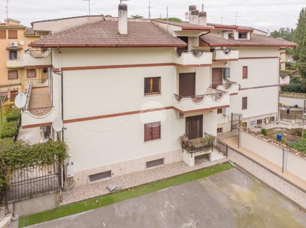 appartamento in vendita a Guidonia Montecelio in zona Colleverde