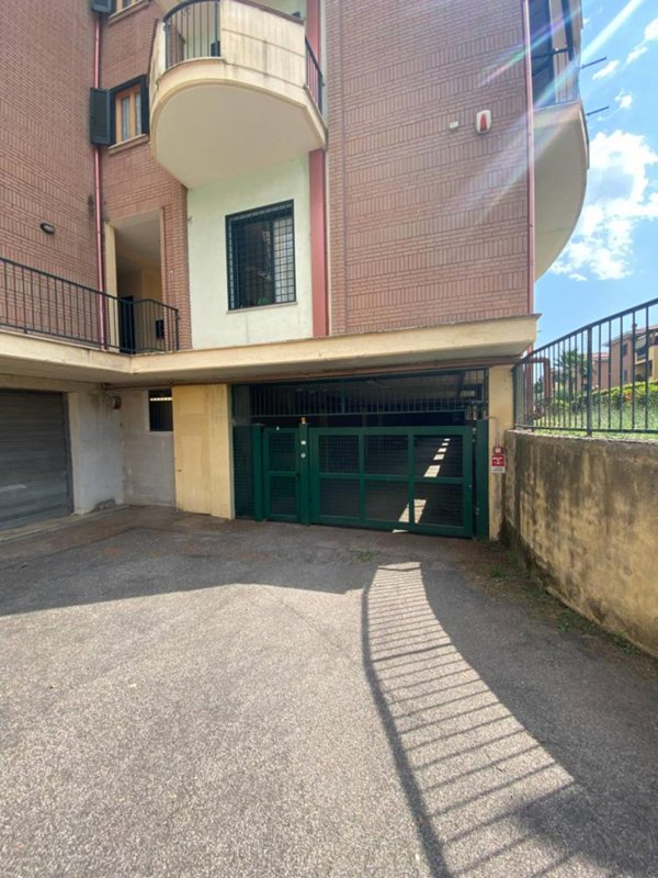box auto in vendita a Guidonia Montecelio in zona Guidonia