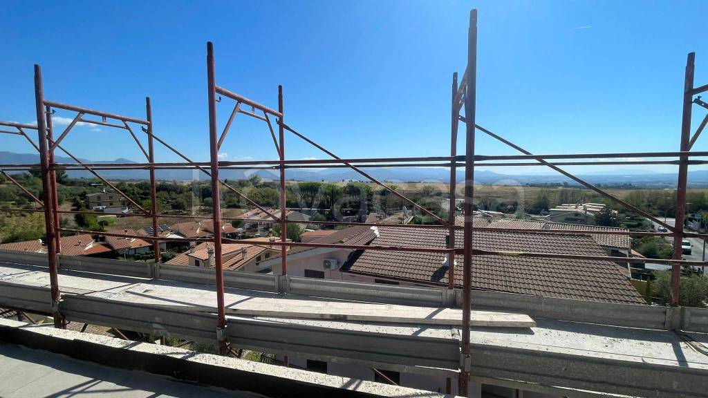 appartamento in vendita a Guidonia Montecelio in zona Marco Simone