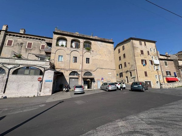 locale commerciale in vendita a Guidonia Montecelio in zona Montecelio
