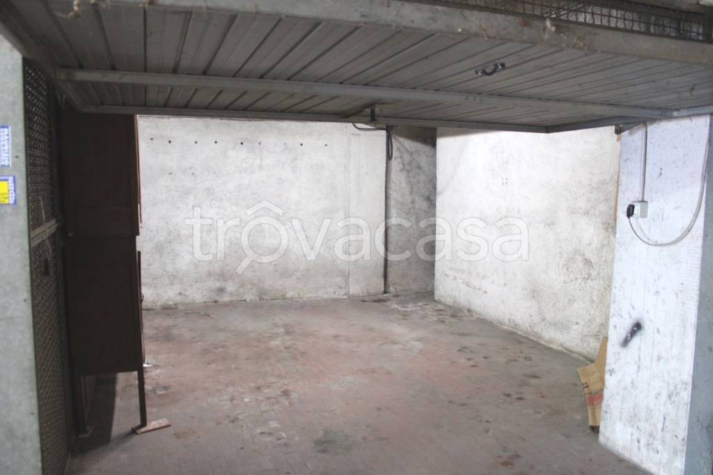 box auto in vendita a Guidonia Montecelio in zona Guidonia
