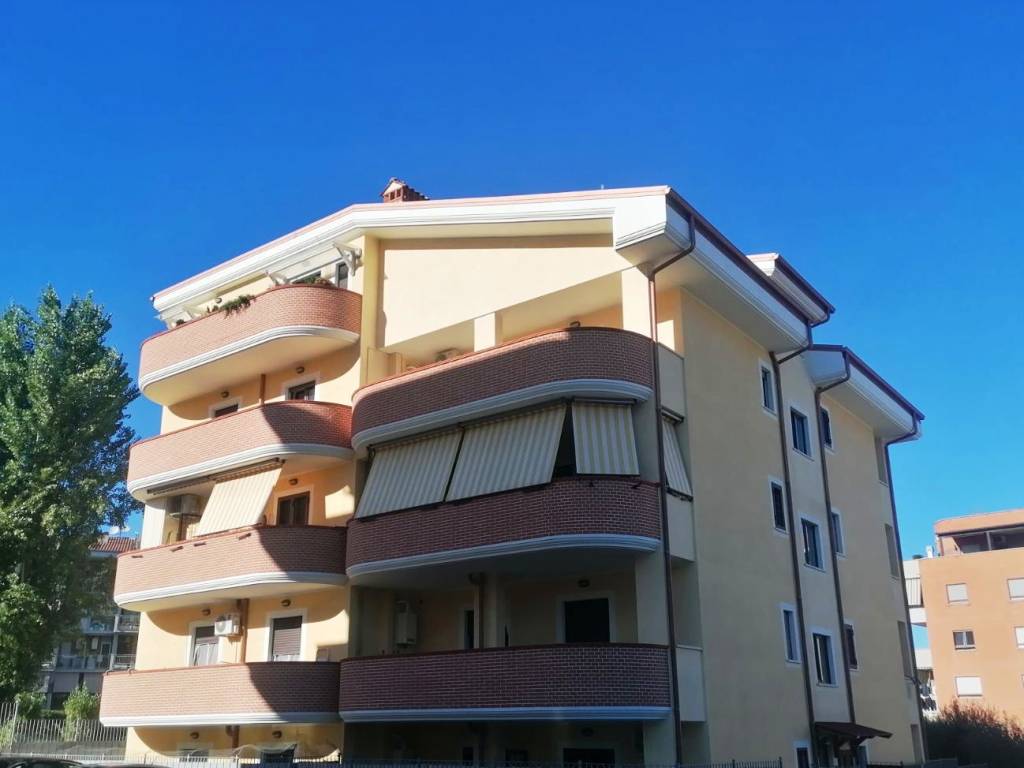 appartamento in vendita a Guidonia Montecelio in zona Guidonia