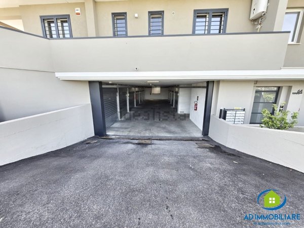 box auto in vendita a Guidonia Montecelio in zona Marco Simone