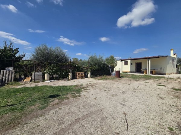 casa indipendente in vendita a Guidonia Montecelio in zona La Botte