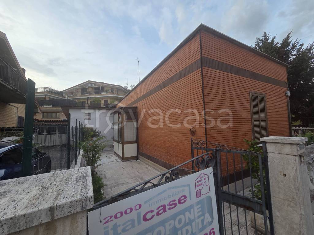 appartamento in vendita a Guidonia Montecelio in zona La Botte