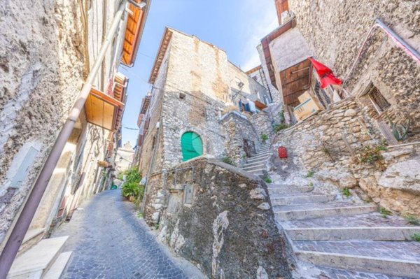 appartamento in vendita a Guidonia Montecelio in zona Montecelio