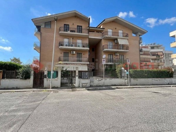 appartamento in vendita a Guidonia Montecelio in zona Guidonia
