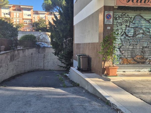 casa indipendente in vendita a Guidonia Montecelio in zona Colleverde