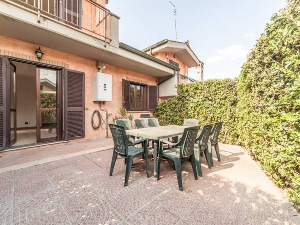 casa indipendente in vendita a Guidonia Montecelio in zona Marco Simone