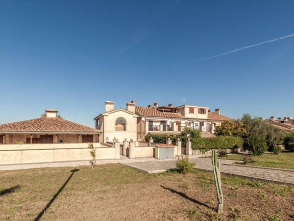 appartamento in vendita a Guidonia Montecelio in zona Marco Simone