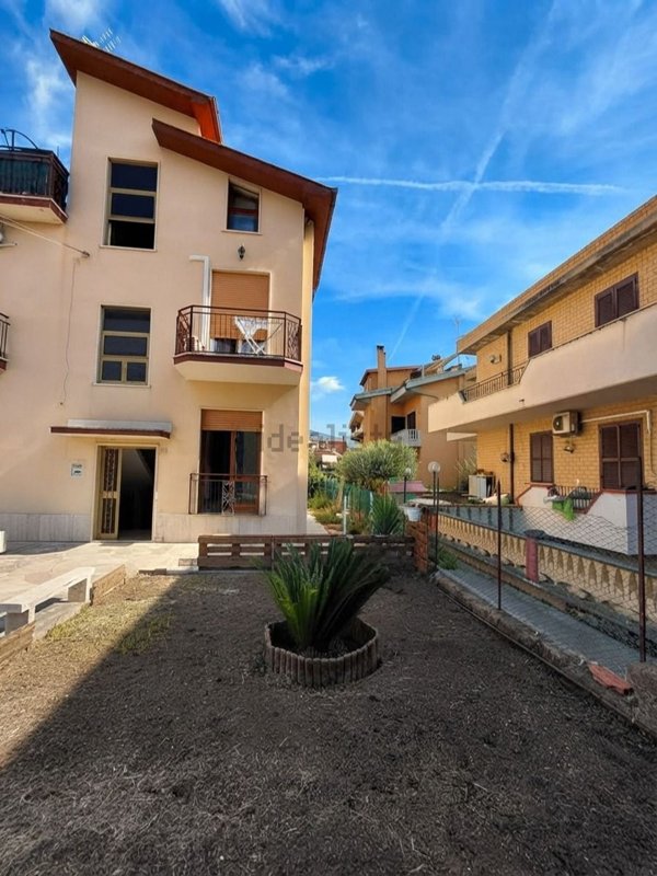 appartamento in vendita a Guidonia Montecelio in zona La Botte