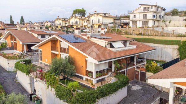 casa indipendente in vendita a Guidonia Montecelio in zona Marco Simone
