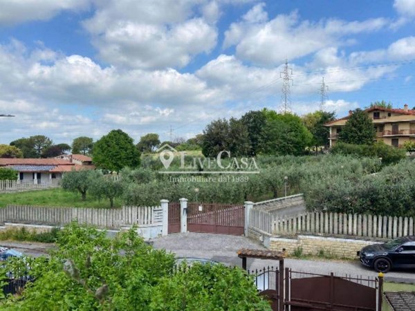 casa indipendente in vendita a Guidonia Montecelio in zona Colleverde