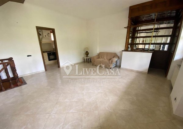 casa indipendente in vendita a Guidonia Montecelio in zona Colleverde