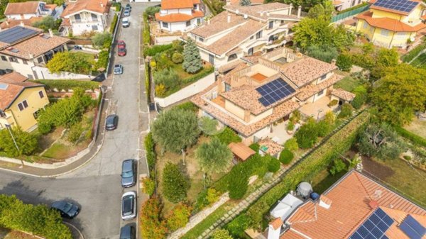 casa indipendente in vendita a Guidonia Montecelio