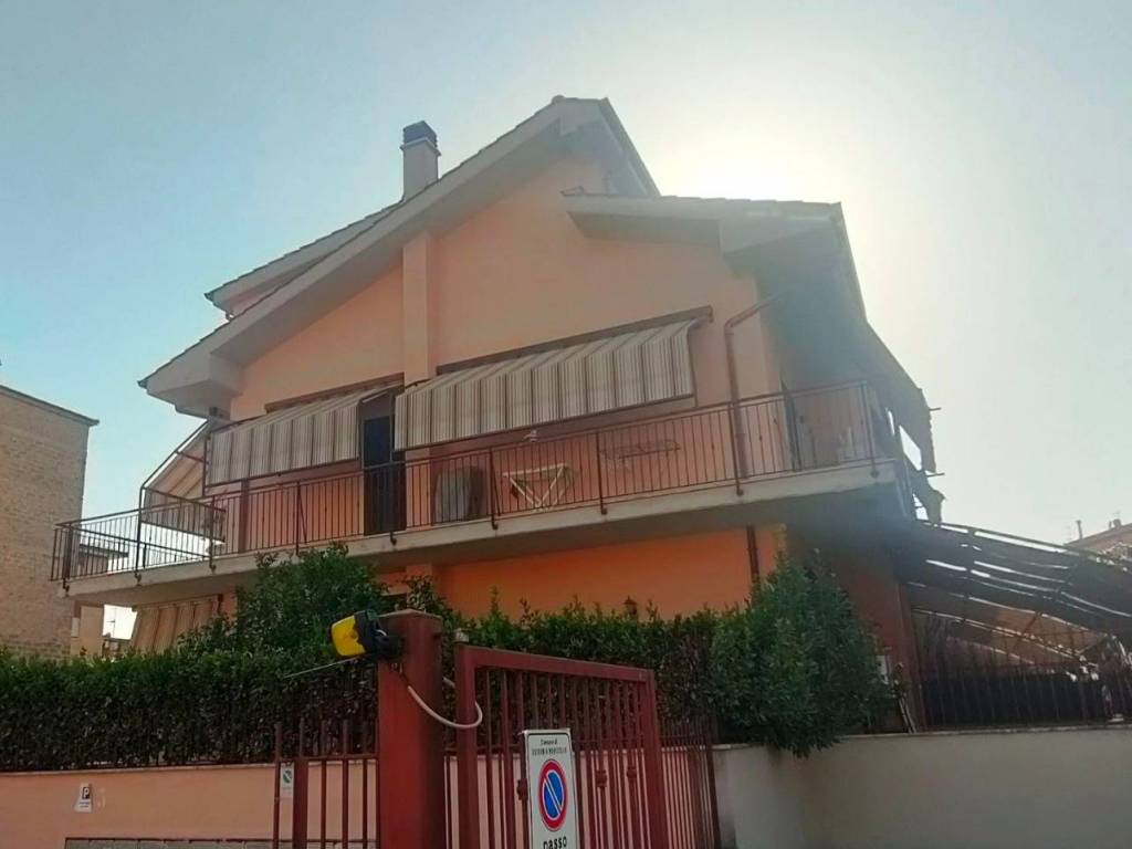 appartamento in vendita a Guidonia Montecelio in zona La Botte