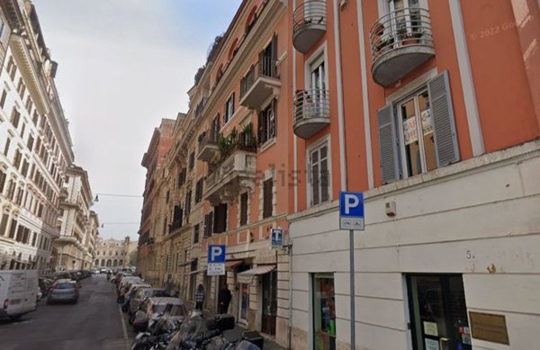 locale commerciale in vendita a Guidonia Montecelio in zona Setteville