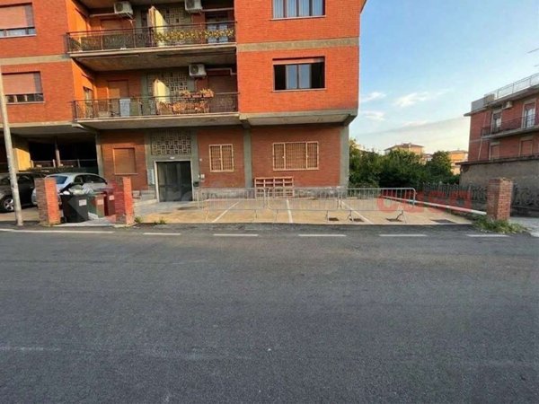 box auto in vendita a Guidonia Montecelio in zona Colle Fiorito