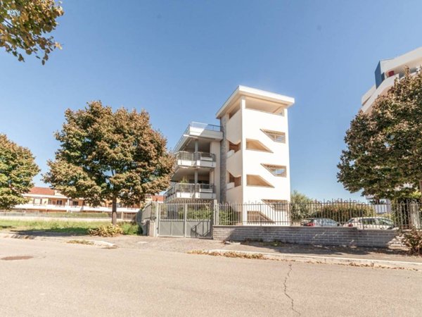 appartamento in vendita a Guidonia Montecelio in zona Guidonia