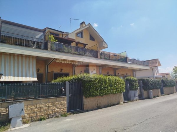appartamento in vendita a Guidonia Montecelio in zona La Botte