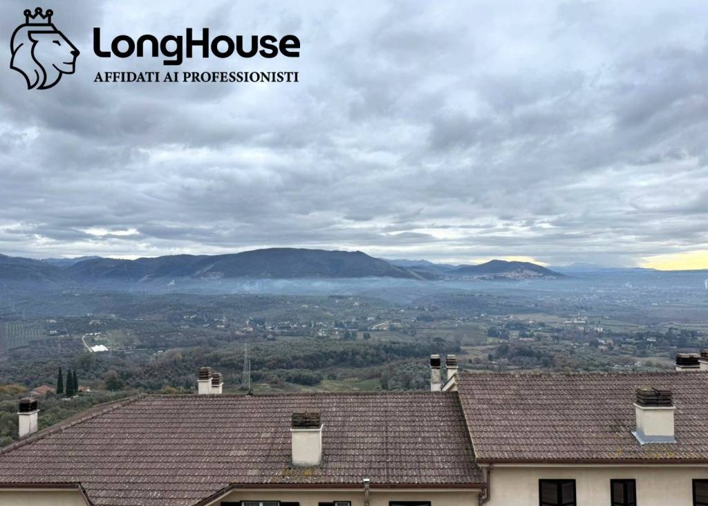 casa indipendente in vendita a Guidonia Montecelio in zona Montecelio