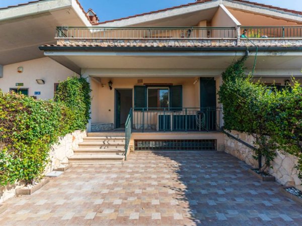 casa indipendente in vendita a Guidonia Montecelio in zona Marco Simone