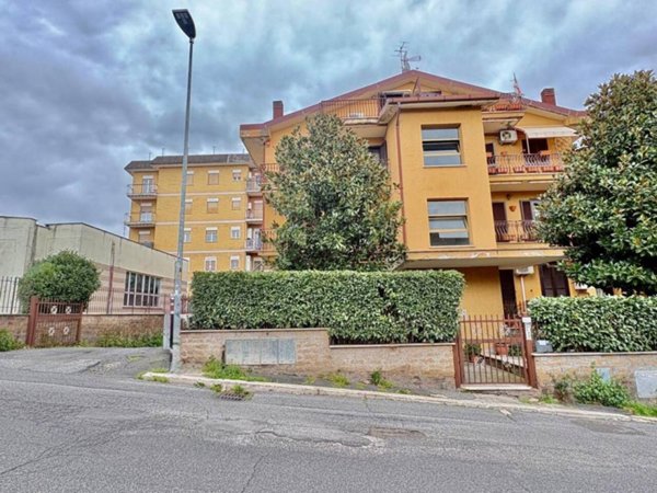 appartamento in vendita a Guidonia Montecelio in zona Guidonia