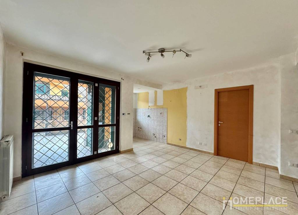 appartamento in vendita a Guidonia Montecelio in zona Pichini